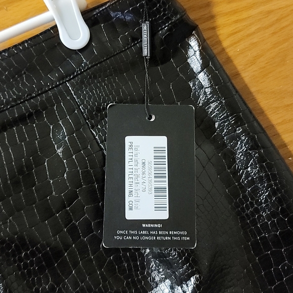 BLACK FAUX LEATHER CROC EFFECT MINI SKIRT - Picture 4 of 5